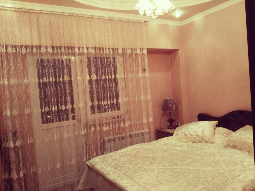 Tamar'S Apartment On Inasaridze 7A Батумі Екстер'єр фото