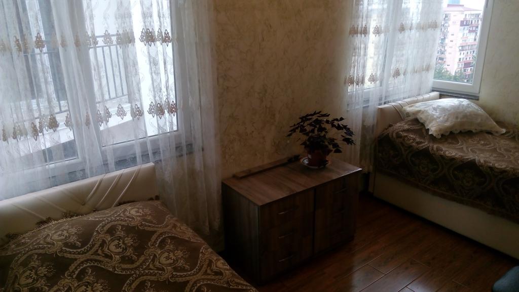 Tamar'S Apartment On Inasaridze 7A Батумі Екстер'єр фото